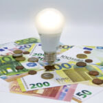 Luce, cresce la bolletta per clienti vulnerabili: +18,2% nel primo trimestre 2025