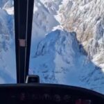 Gran Sasso, individuati i corpi dei due alpinisti dispersi: l’elicottero dei soccorsi sorvola la zona