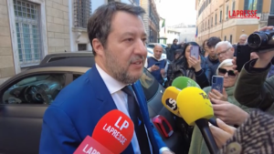 Governo, Salvini: “Io al Viminale? Stessa attendibilità del calciomercato del Milan”