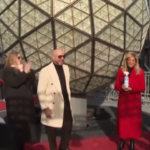 New York, Pitbull inaugura la Ball Drop a Time Square