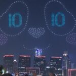 Spettacolo di droni a Hong Kong: formano immagini dei panda nel cielo