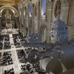 Giubileo 2025, cardinale vicario di Roma apre Porta Santa di San Giovanni