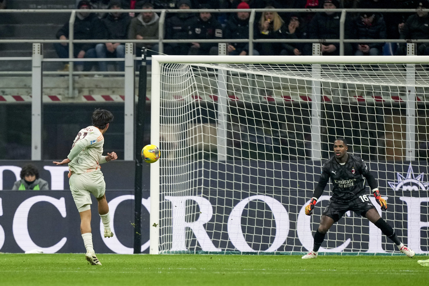 Milan-Roma 1-1, in rete Reijnders e Dybala