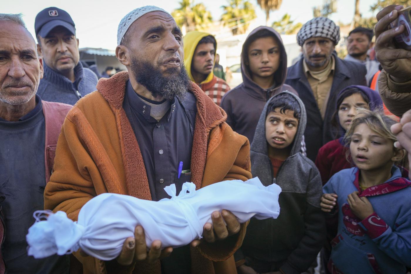 Gaza, sesto neonato morto per il freddo in una settimana