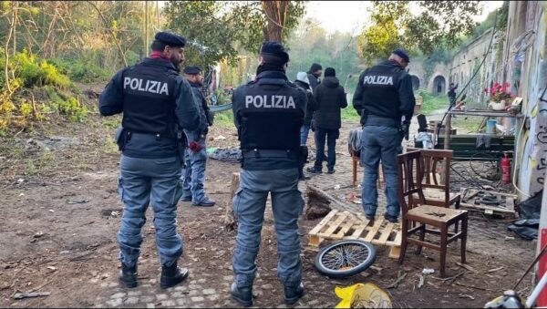 Roma, tensioni durante lo sgombero del Forte Portuense: feriti e due arresti