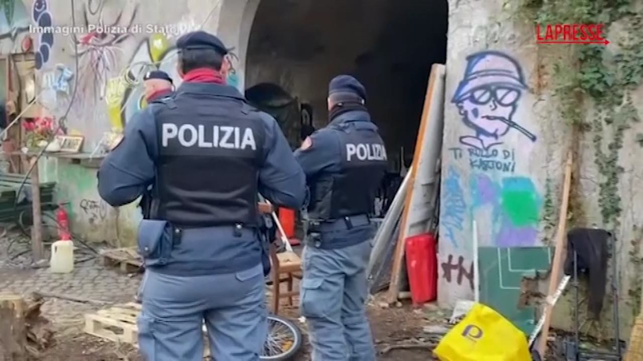 Roma, dopo lo sgombero del Forte Portuense la polizia arresta due attivisti