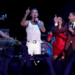 Australia, il conto alla rovescia di Robbie Williams sul palco: al via a Sydney il 2025