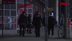 Berlino, attacca i passanti con coltello: 2 feriti