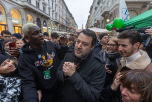Milano - Matteo Salvini bagno di folla in centro città