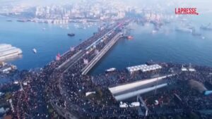 Manifestazione pro-Gaza a Istanbul: c’è anche il figlio di Erdogan