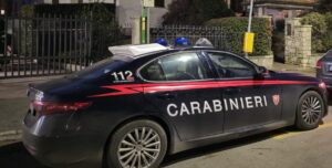 Brescia, bimba di 3 anni si ferisce gravemente maneggiando pistola