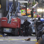 Auto su folla a New Orleans, 14 morti. Fbi: “Killer ha agito da solo”