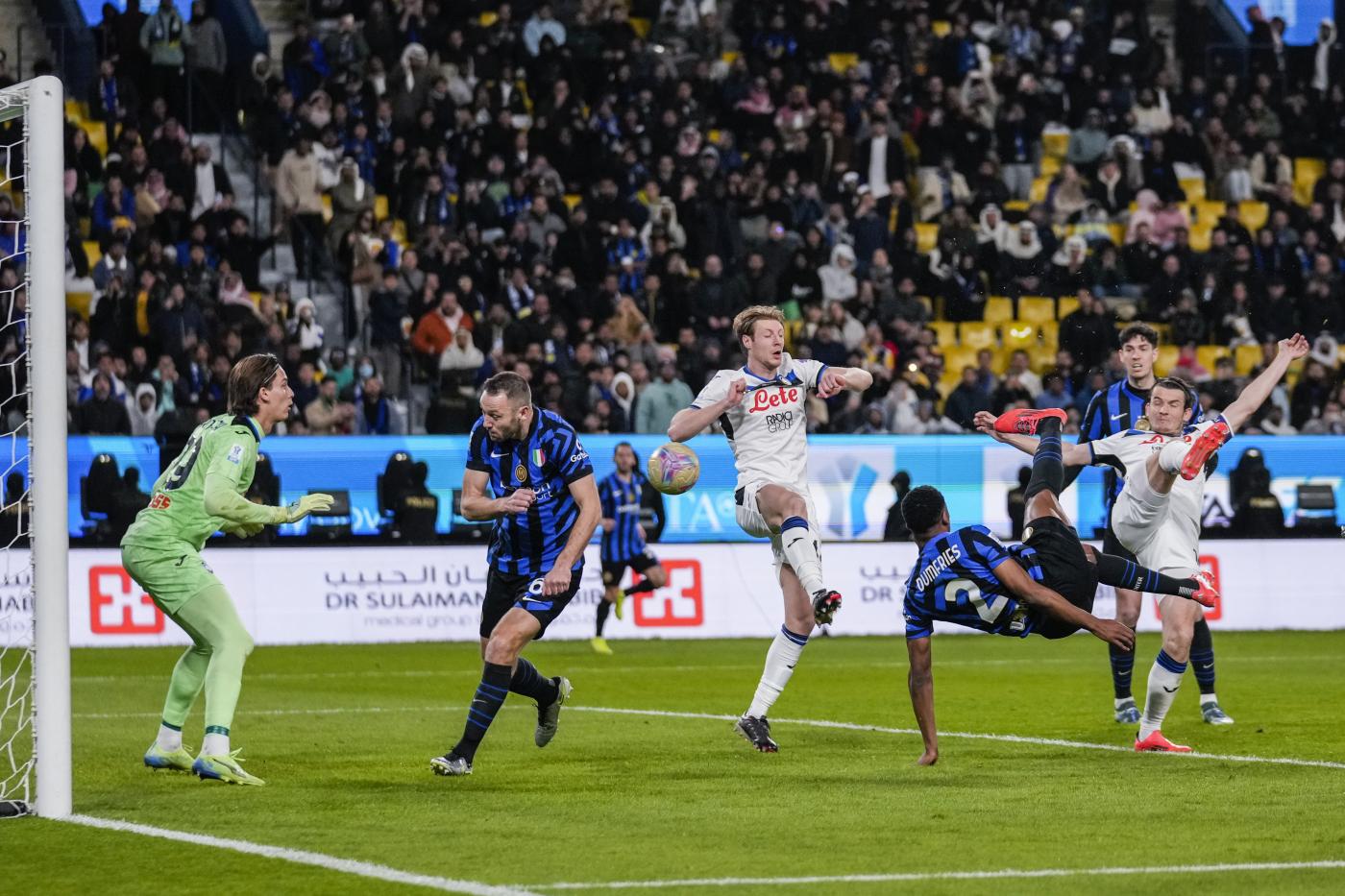 Supercoppa Italiana, Inter Atalanta 2 0: la squadra di Inzaghi vola in finale