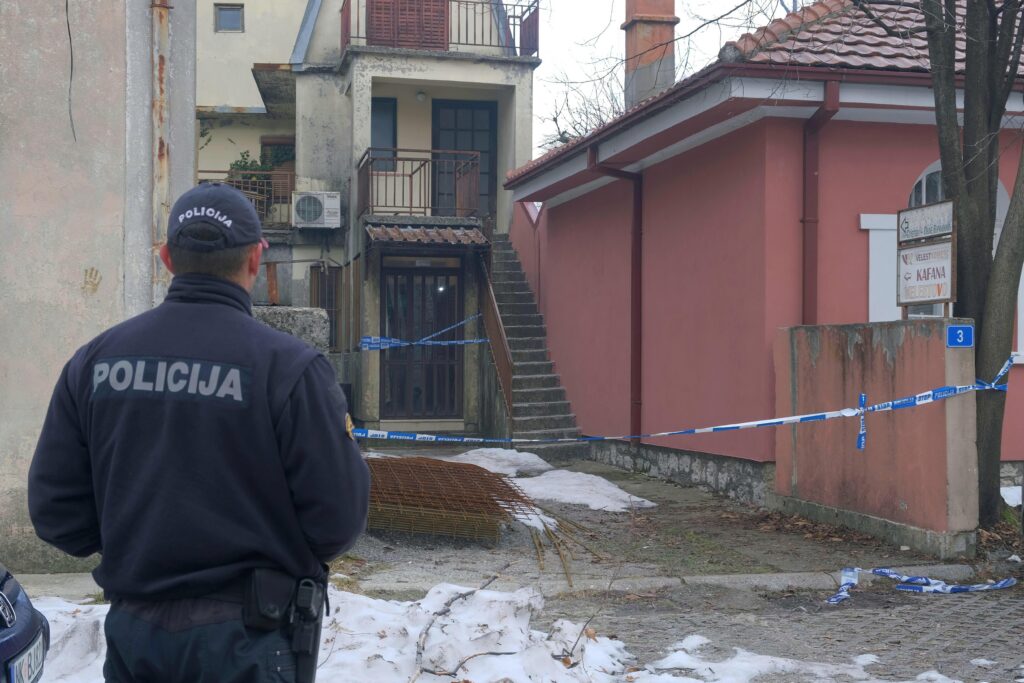 Sparatoria in Montenegro, 12 morti tra cui due bambini: il killer muore dopo tentativo di suicidio