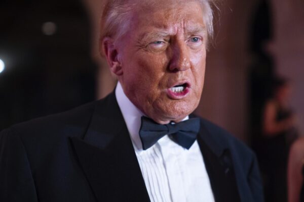 Donald Trump e la moglie Melania alla festa di Capodanno a Mar-a-Lago