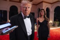 Donald Trump e la moglie Melania alla festa di Capodanno a Mar-a-Lago