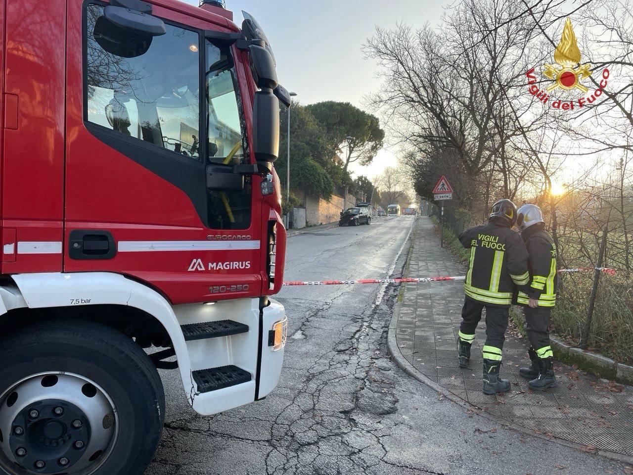 Ancona, incidente stradale provoca due morti e fuga di gas: le vittime sono marito e moglie Ancona, incidente stradale provoca due morti e fuga di gas: le vittime sono marito e moglie