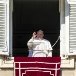 Papa: “Basta colpire scuole e ospedali, guerra è sempre una sconfitta”