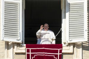 Papa: “Basta colpire scuole e ospedali, guerra è sempre una sconfitta”