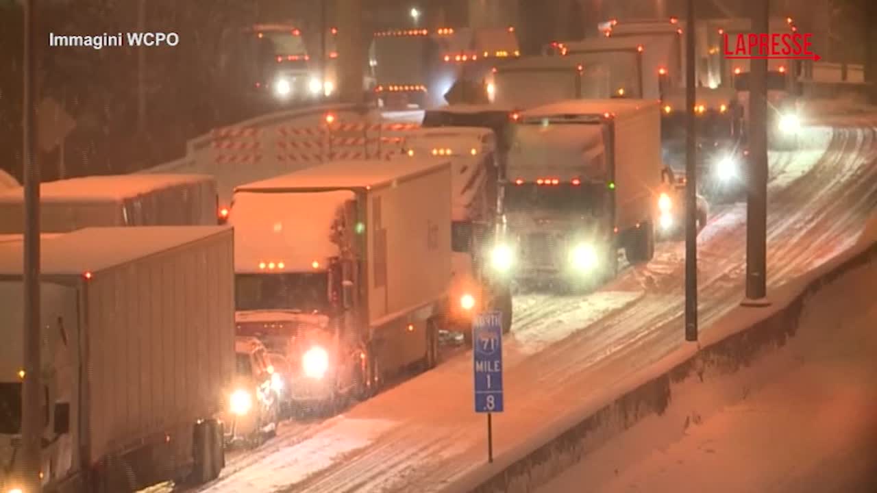 Usa, tempesta di neve in Ohio: traffico bloccato per sette ore