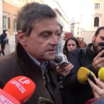 SpaceX, Calenda: “Storia disdicevole per l’Italia. Meloni chiarisca in Parlamento”
