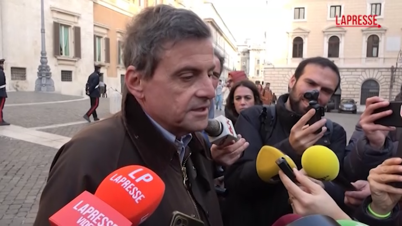 SpaceX, Calenda: “Storia disdicevole per l’Italia. Meloni chiarisca in Parlamento”