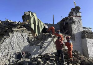 Terremoto in Tibet: almeno 126 morti e centinaia di feriti