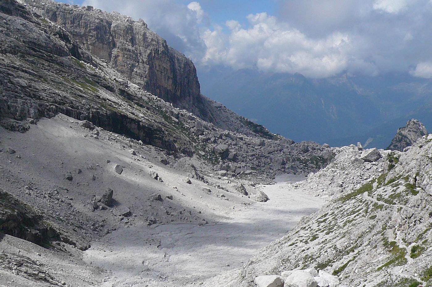 Adamello, due alpinisti inglesi dispersi: individuato un corpo