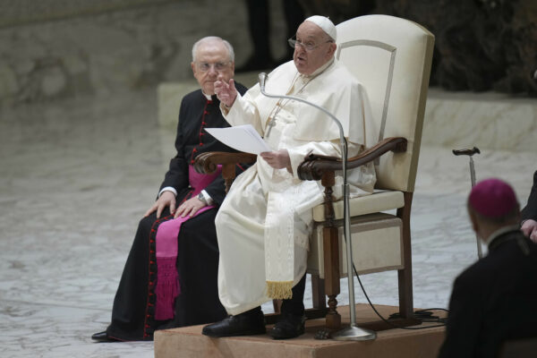 Papa Francesco in udienza con associazioni cattoliche di insegnanti e genitori