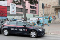 Bari, uomo di circa 45 anni ferito con un arma da taglio al petto