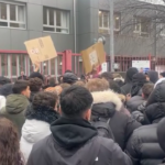 Scuola, protesta all’alberghiero Carlo Porta di Milano: “No all’aumento del contributo volontario”