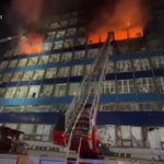 Ucraina, raid russo su Zaporizhzhia: vittime e palazzi in fiamme