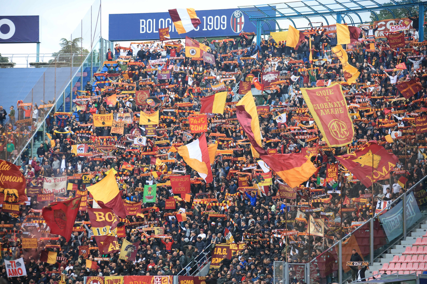 Il CASMS vieta quattro trasferte ai tifosi di Roma e Lazio