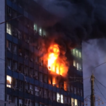 Ucraina, la Russia attacca Zaporizhzhia: edifici in fiamme e cadaveri in strada