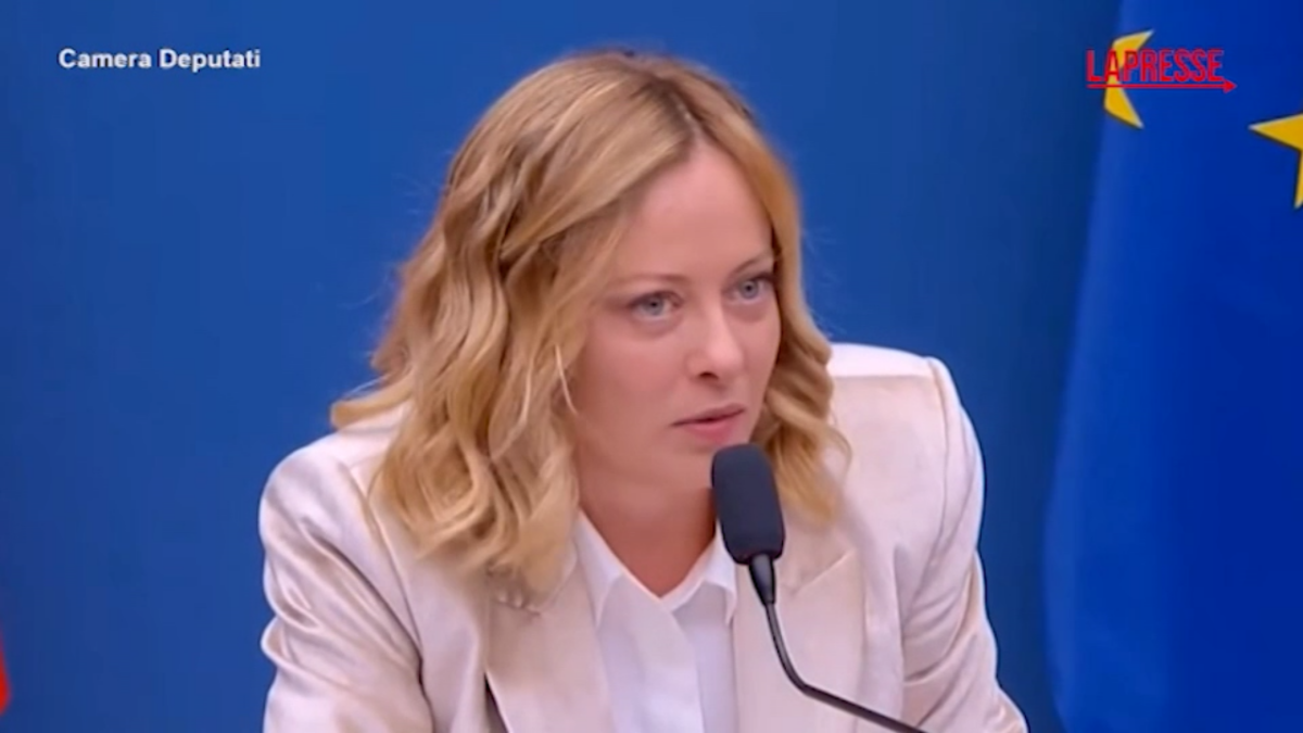 VIDEO Meloni: “Questo è un lavoro faticoso, non guardo serie tv da due anni” VIDEO Meloni: “Questo è un lavoro faticoso, non guardo serie tv da due anni”