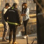 Incendi Los Angeles, Harry e Meghan tra i residenti di Pasadena. Migliaia senza luce