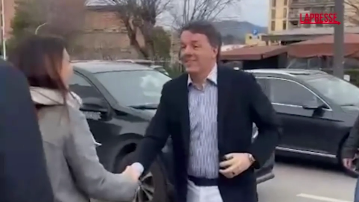 VIDEO Firenze, Renzi al Teatro Cartiere Carrara per il suo 50esimo compleanno VIDEO Firenze, Renzi al Teatro Cartiere Carrara per il suo 50esimo compleanno