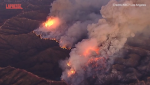 Los Angeles, le impressionanti riprese aeree dell’incendio