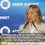 Meloni ad Abu Dhabi: “Siamo hub del Mediterraneo strategico tra Italia e Ue”