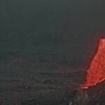 Hawaii, erutta il vulcano Kilauea: dal cratere una fontana di lava