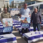 Gerusalemme, parenti di soldati uccisi manifestano contro l’accordo con Hamas