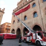 Bologna, attivista Extinction Rebellion costretta a spogliarsi in Questura si oppone ad archiviazione