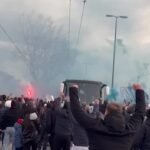 Napoli, tifosi a Capodichino salutano la squadra in partenza per Bergamo