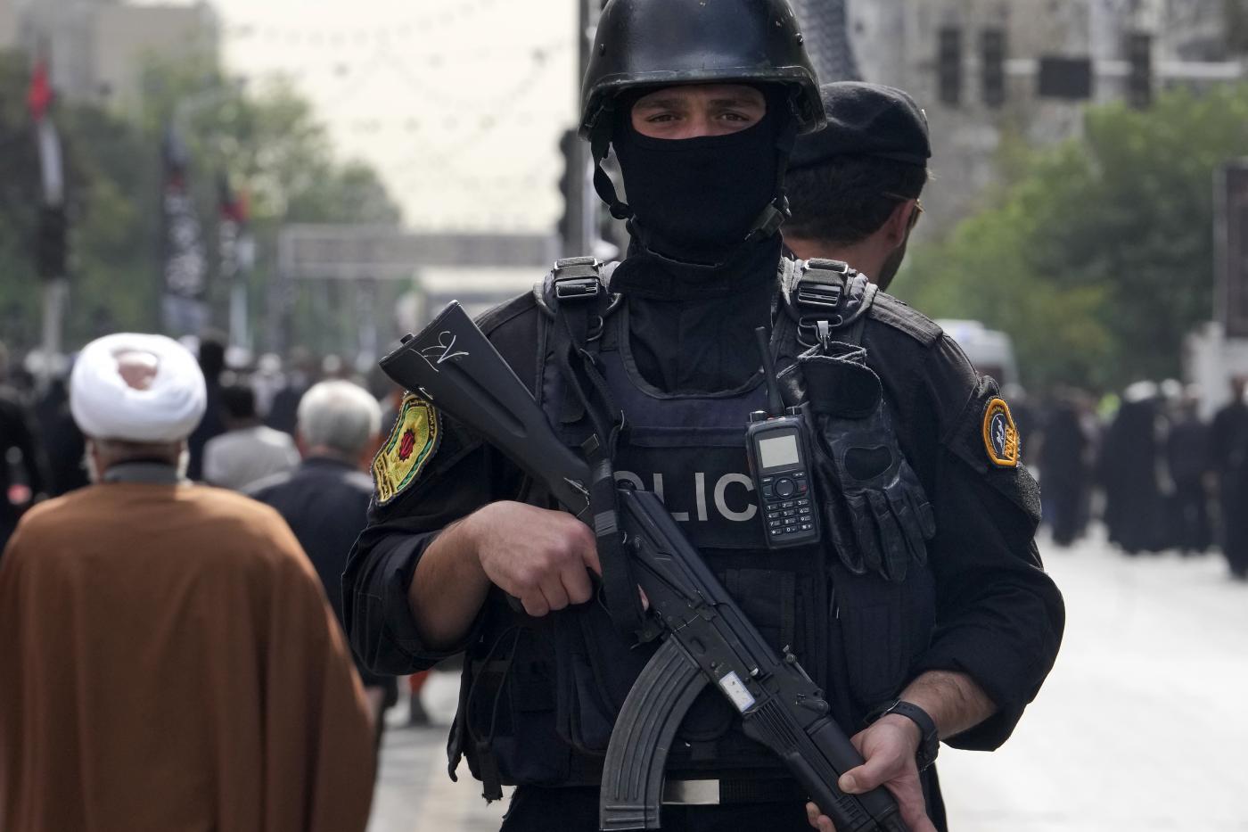 Iran, due giudici uccisi davanti alla Corte Suprema di Teheran: aggressore si suicida