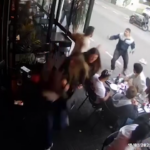 Tel Aviv, palestinese accoltella un israeliano davanti a un bar: le immagini