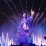 Disneyland Parigi, svelato un nuovo spettacolo notturno con i laser delle Olimpiadi
