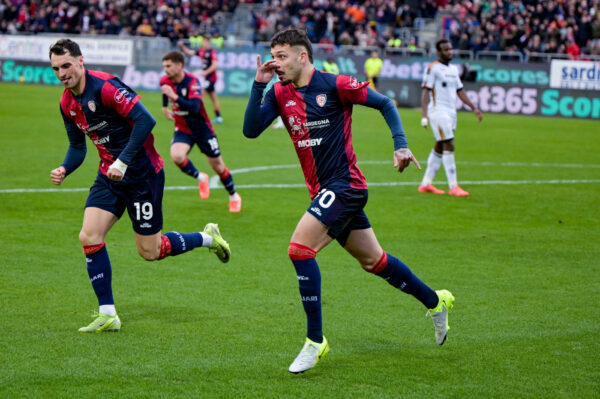 Serie A, Cagliari-Lecce 4-1. Pareggio tra Parma e Venezia