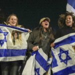 Gaza, è iniziata la tregua. Liberate tre giovani in ostaggio dal 7 ottobre