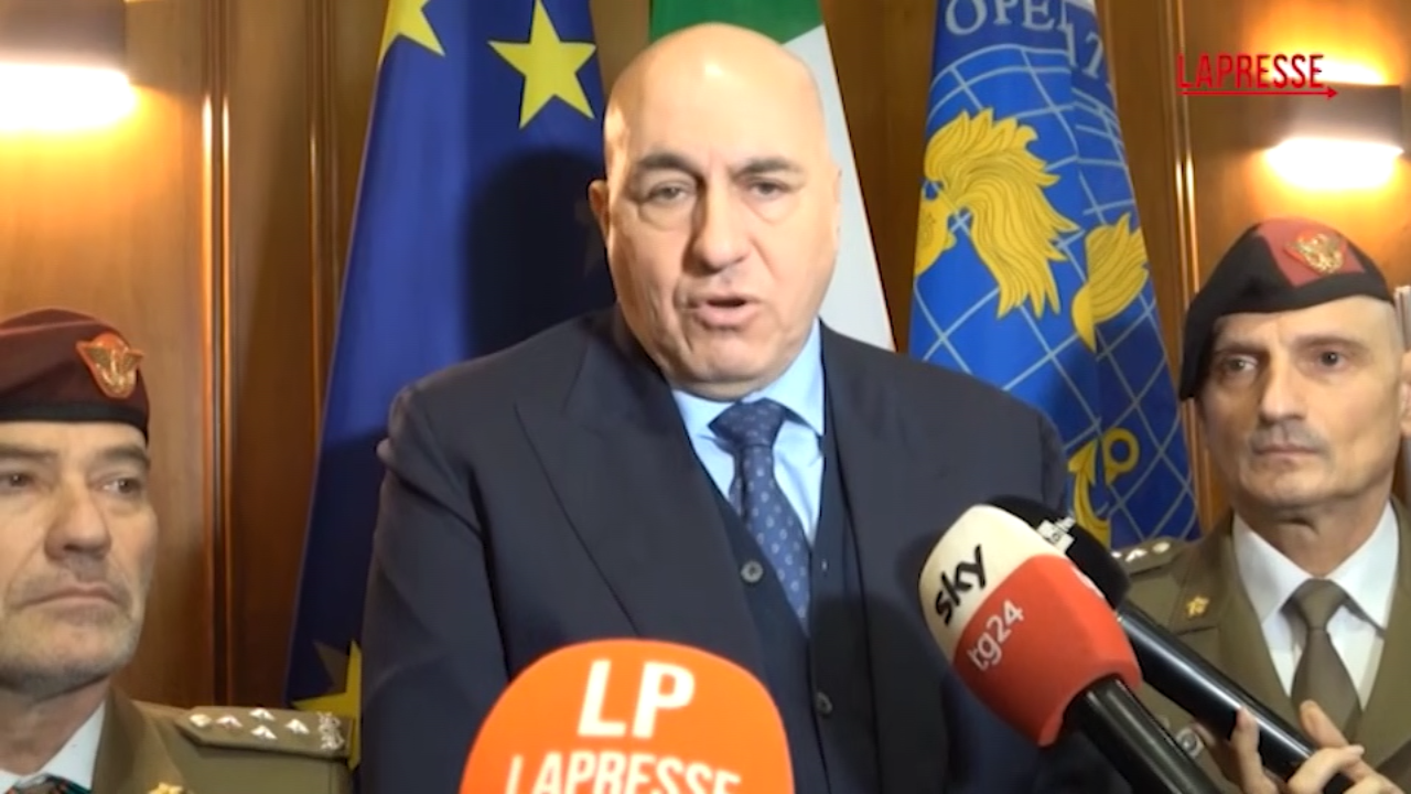 Difesa, Crosetto: “Cambiare approccio Ue da ideologico a pragmatico”