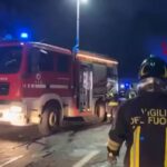 Catania, palazzina crolla dopo esplosione: vigili del fuoco sulla scena